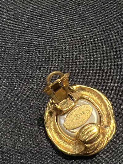 Chanel珍珠編織耳夾3