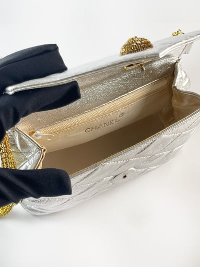 Chanel鑽釦信封包13