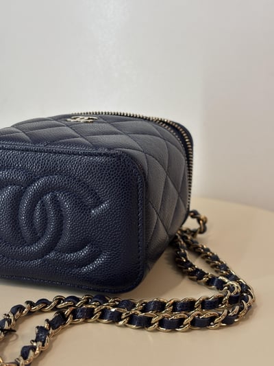 Chanel藏藍盒子包7