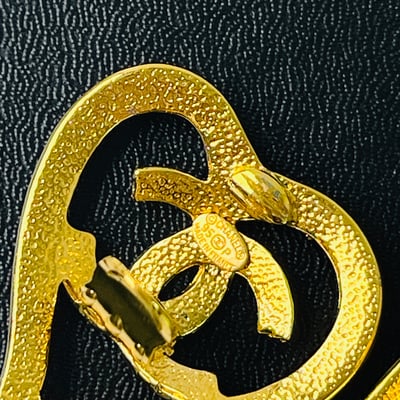 Chanel 鏤空愛心耳夾3