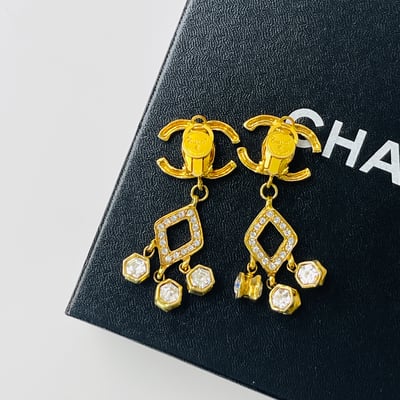 Chanel 萊茵石菱形垂墜耳夾2