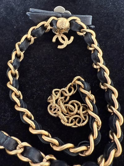 Chanel皮穿山茶花頸鏈5