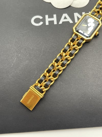 Chanel黑金首映錶M4