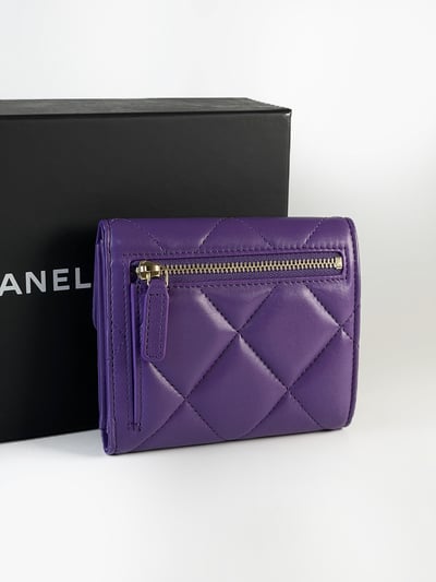 Chanel魔幻紫19短夾2