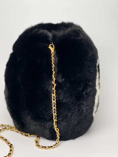 Chanel 兔毛暖手包（黑）3