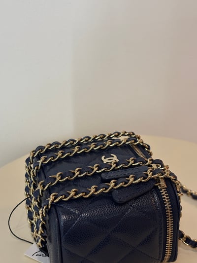 Chanel藏藍盒子包9