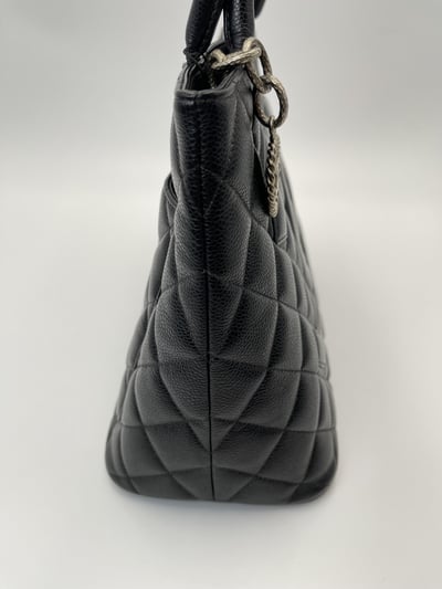 Chanel希爾頓銀幣包11