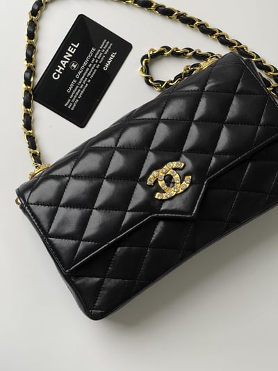 Chanel 萊茵石信封包16