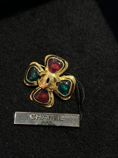 Chanel紅綠琉璃雙c胸針1