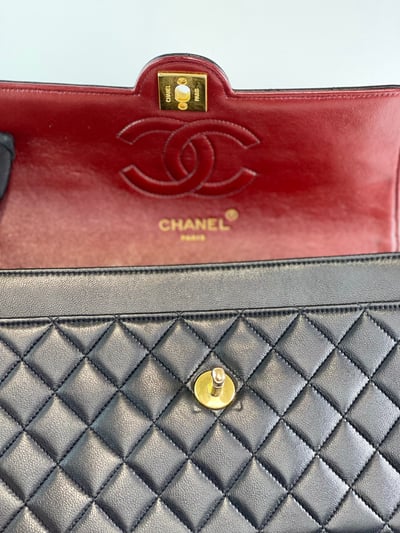 Chanel圓Logo掀蓋離條包9