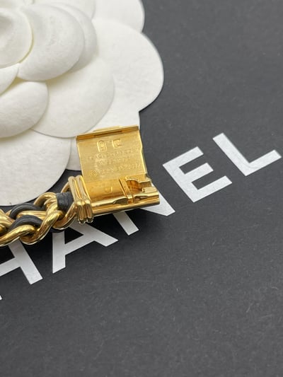 Chanel黑金首映錶M10