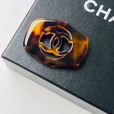 Chanel 玳瑁六邊形胸針1