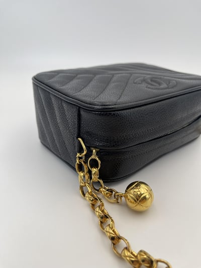 Chanel雕花鍊相機包9