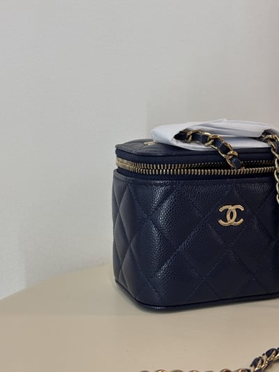 Chanel藏藍盒子包5