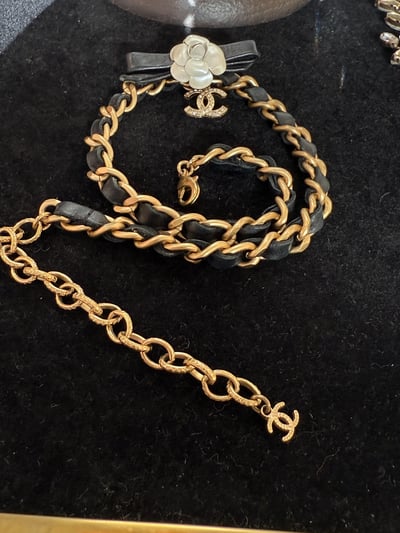 Chanel皮穿山茶花頸鏈4