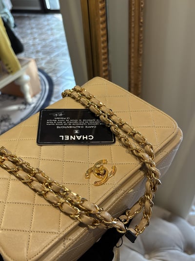 Chanel奶茶掀蓋包8