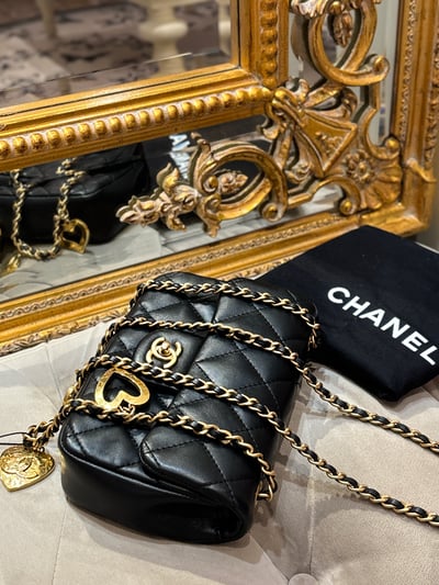 Chanel愛心鏈條包20