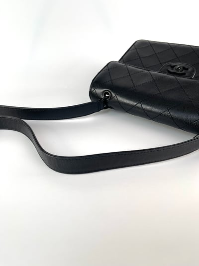 Chanel外縫線so black斜背包15