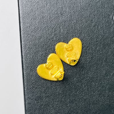 Chanel 霧面愛心耳夾3