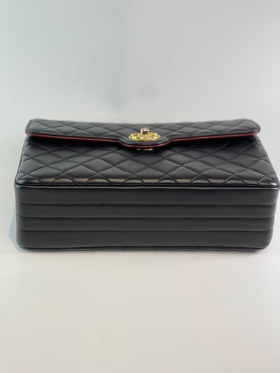 Chanel圓Logo掀蓋離條包6