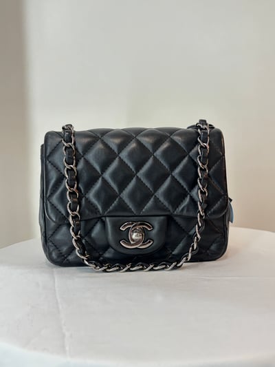 Ba1344 Chanel黑銀方胖1