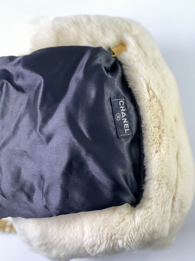 Chanel 兔毛暖手包9