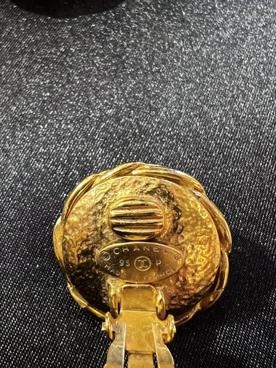 Chanel珍珠logo耳夾3