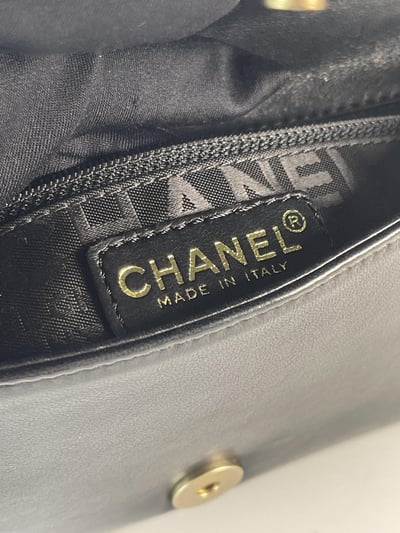 Chanel冰格腋下包12