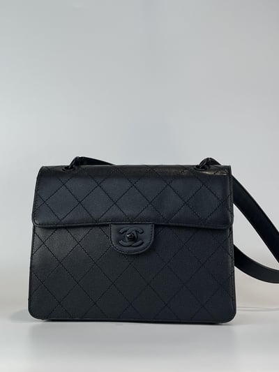 Chanel外縫線so black斜背包1