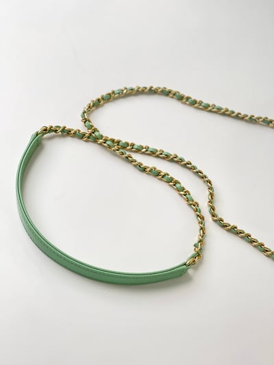 Chanel 淺綠手提圓餅包11