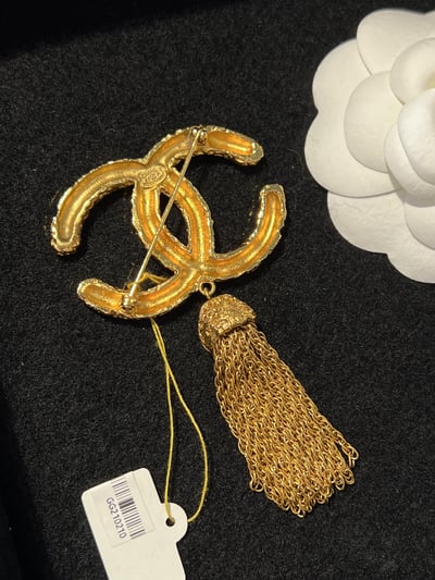 Chanel熔岩流蘇胸針2