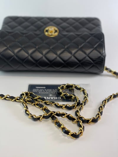 Chanel圓Logo掀蓋離條包11