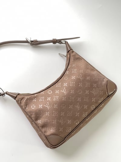 LV 奶咖緞面暗紋hobo4