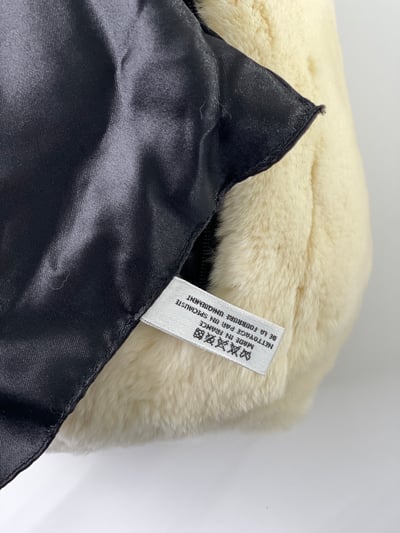 Chanel 兔毛暖手包10