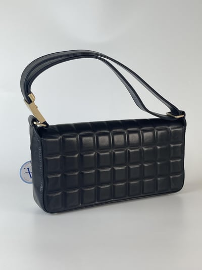 Chanel冰格腋下包2