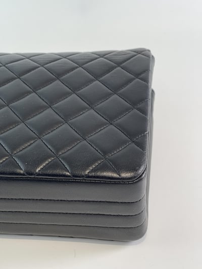 Chanel圓Logo掀蓋離條包13