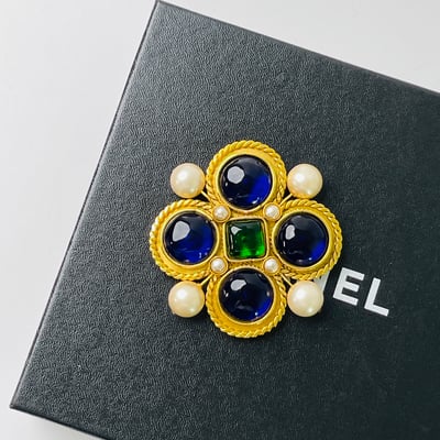 Chanel 藍綠琉璃四葉草珍珠胸針1