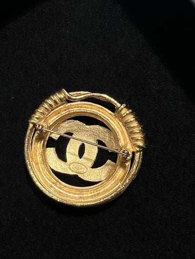 Chanel 立體鏤空胸針2