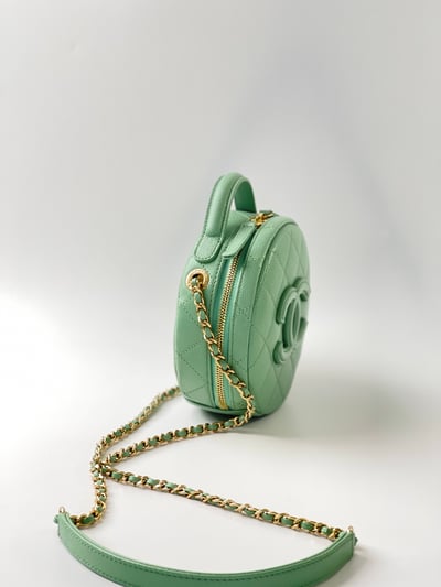 Chanel 淺綠手提圓餅包4