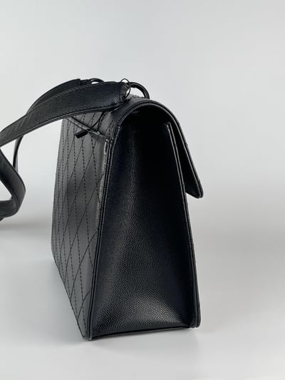 Chanel外縫線so black斜背包9