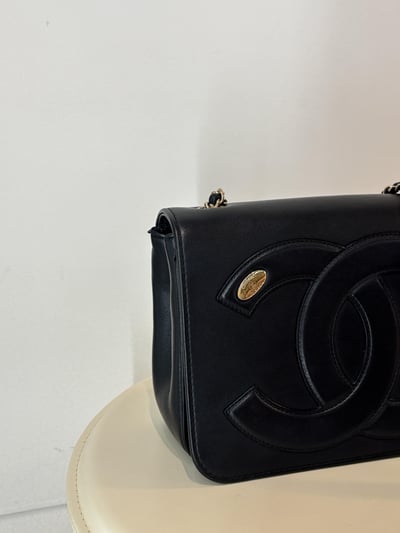 Chanel大Logo相機包2