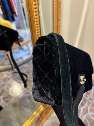 Chanel天鵝絨CF後背包10