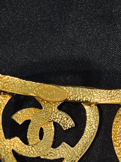 Chanel鏤空桃心手鍊3