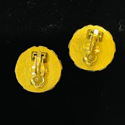 Chanel 鎖鏈花黑金耳夾2