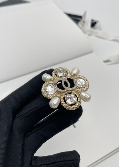 Chanel萊茵石珍珠胸針3
