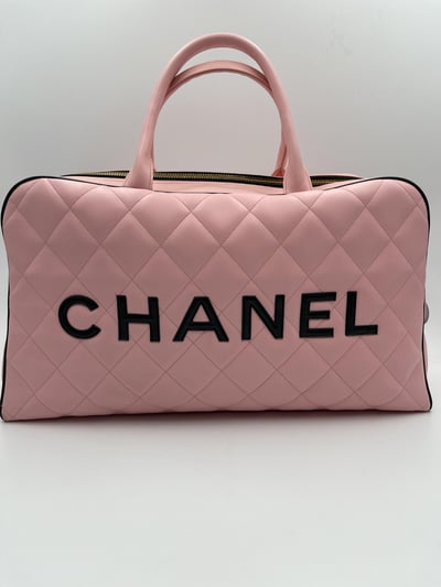 Chanel粉色保齡球包5