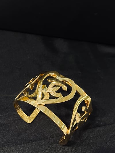 Chanel鏤空桃心手鍊1