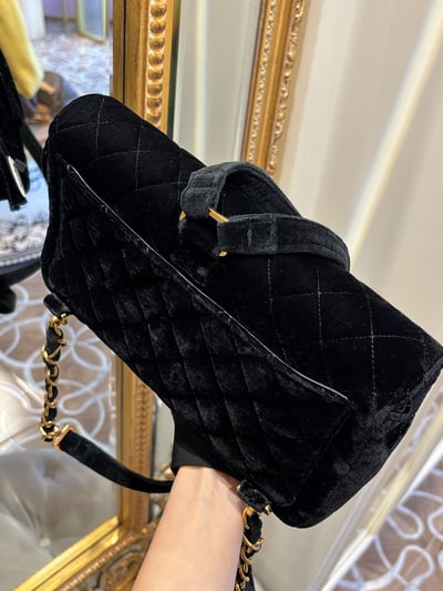 Chanel天鵝絨CF後背包9