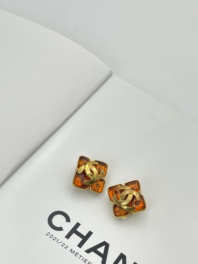 Chanel焦糖琉璃耳夾4