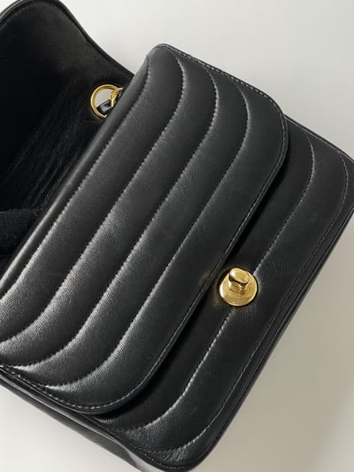 Chanel 橫紋掀蓋小方胖11